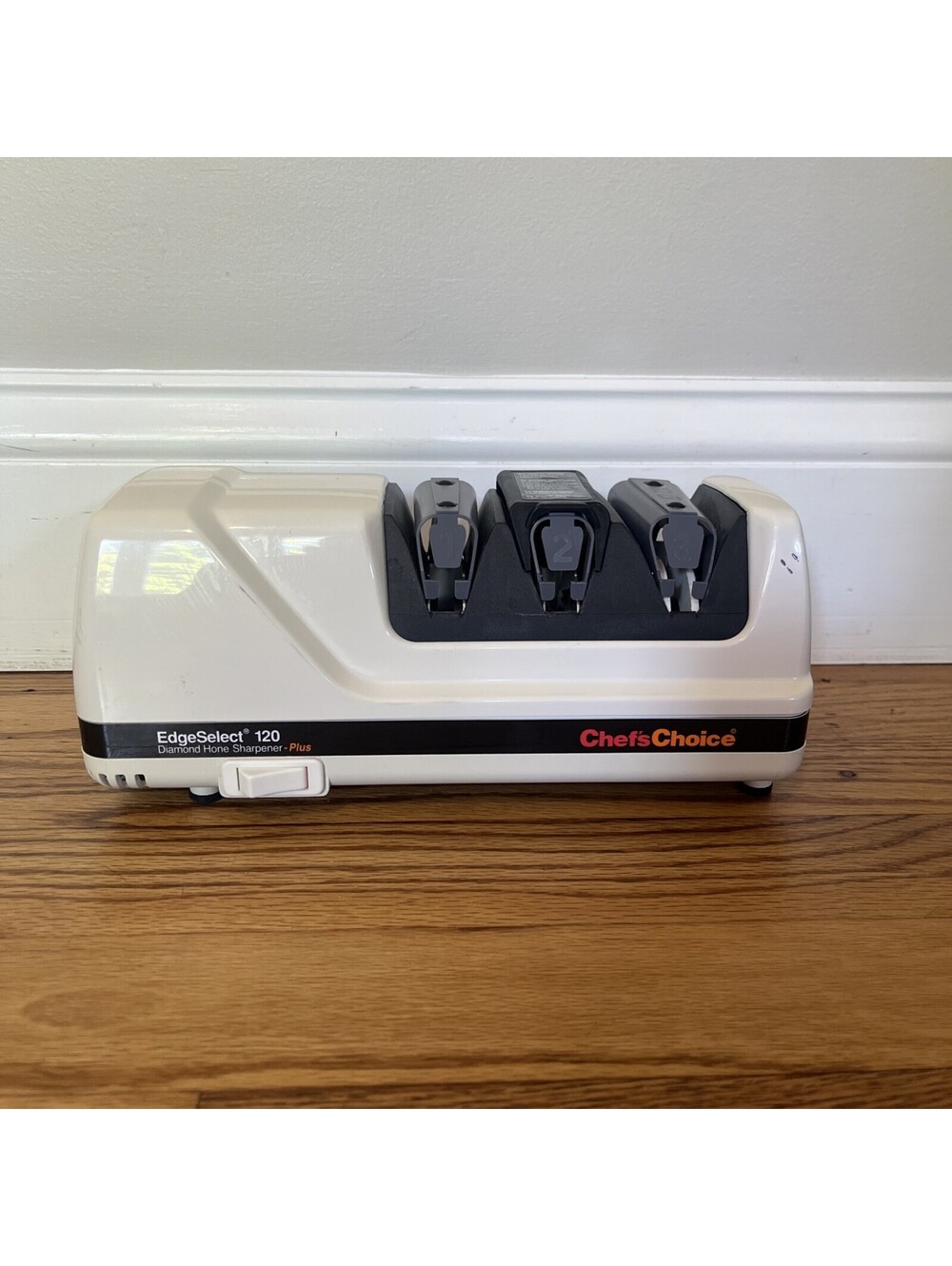 Chefs Choice EdgeSelect 120 Electric Diamond Hone Knife Sharpener White 3-Stage